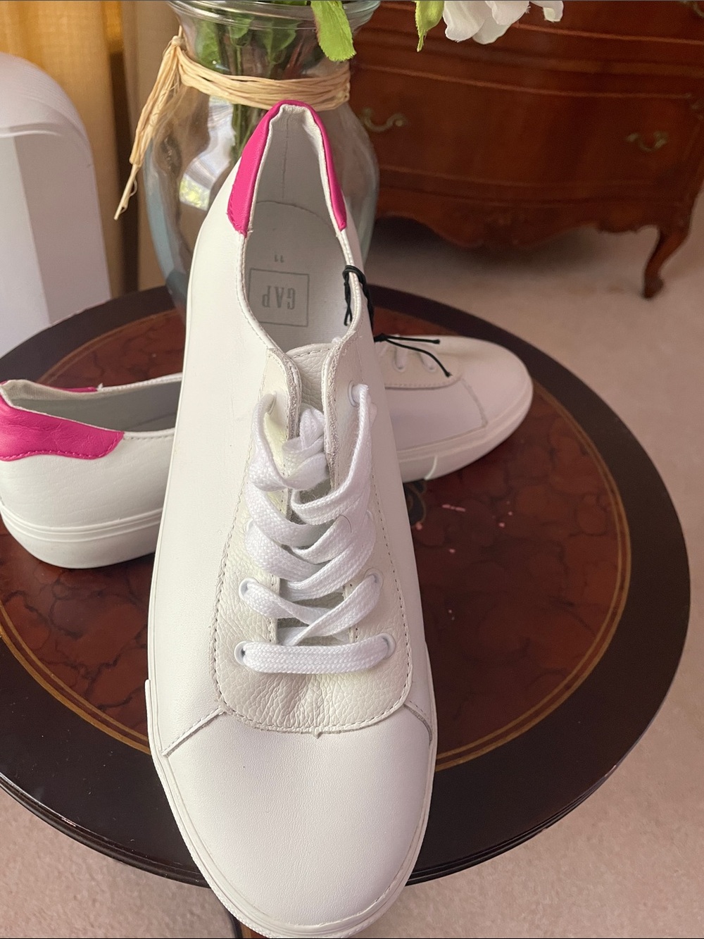 GAP White Sneakers with Hot Pink Heel Tab